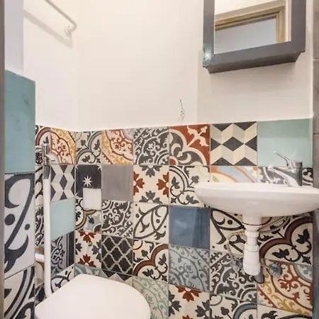 Vintage Downtown Apartment, 2 Baths
