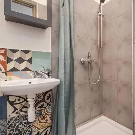 Vintage Downtown Apartment, 2 Baths Apartment Budapest